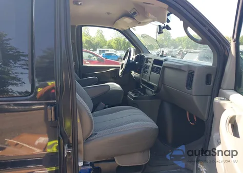 2005 Chevrolet Express из США, поврежденный, VIN 1GNFG15T751169844